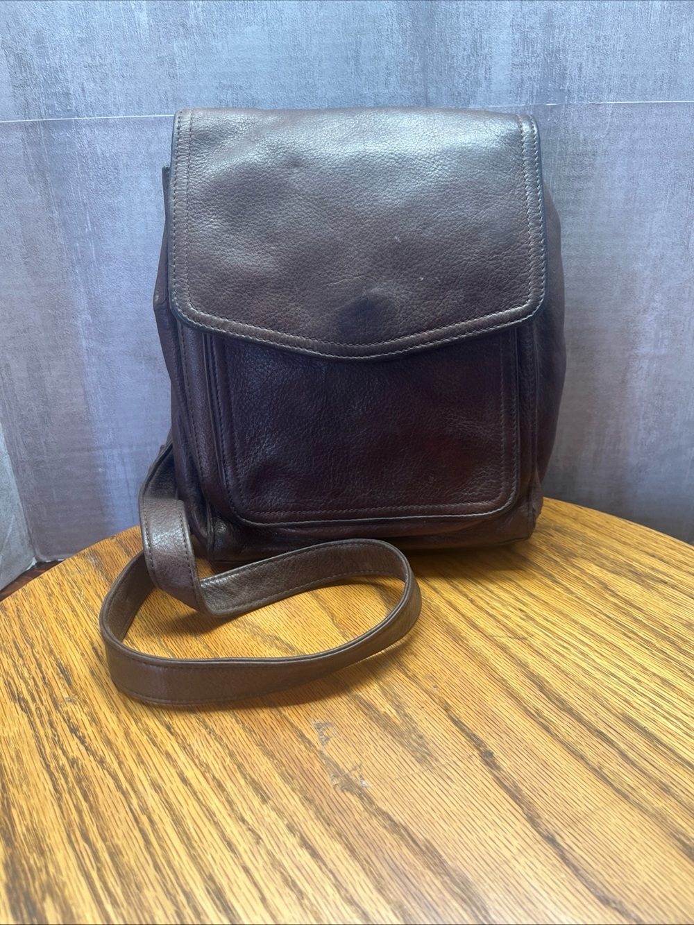 Vintage fossil, leather messenger bag
